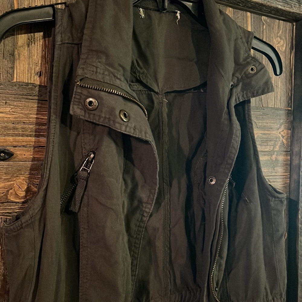 Green Vest - Picture 2 of 4